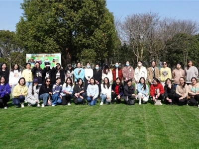 樂享“莓”好時光——芯能科技開展“三八”婦女節踏青采草莓活動